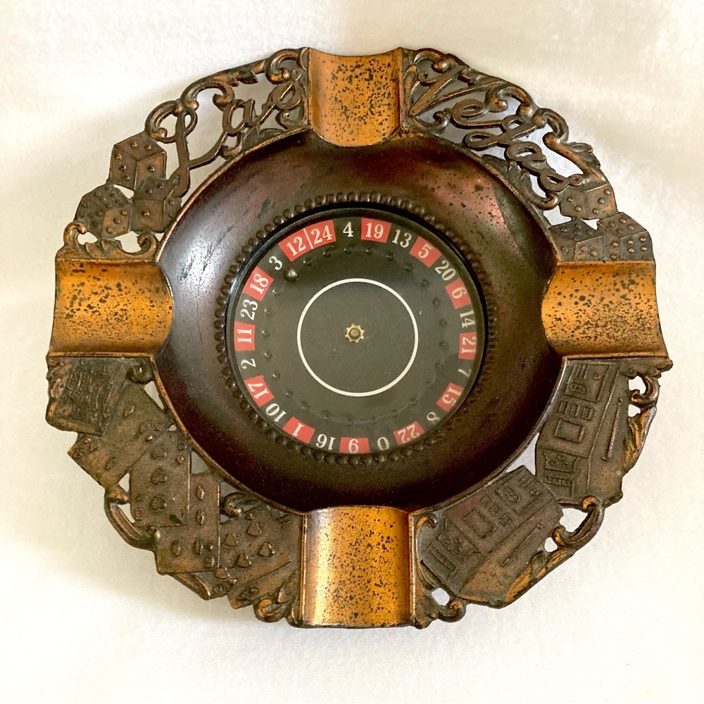 Tabletop Roulette Wheel Ashtray (Vintage Las Vegas) (Made in Japan) (Functional)